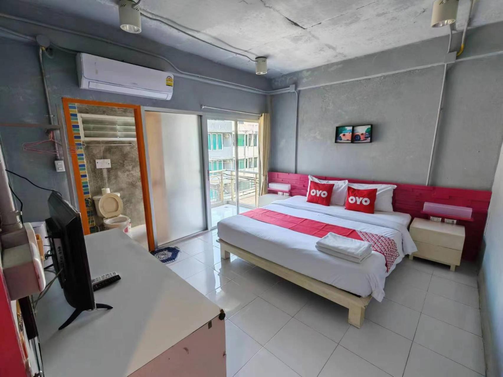 Madam Aparthotel *